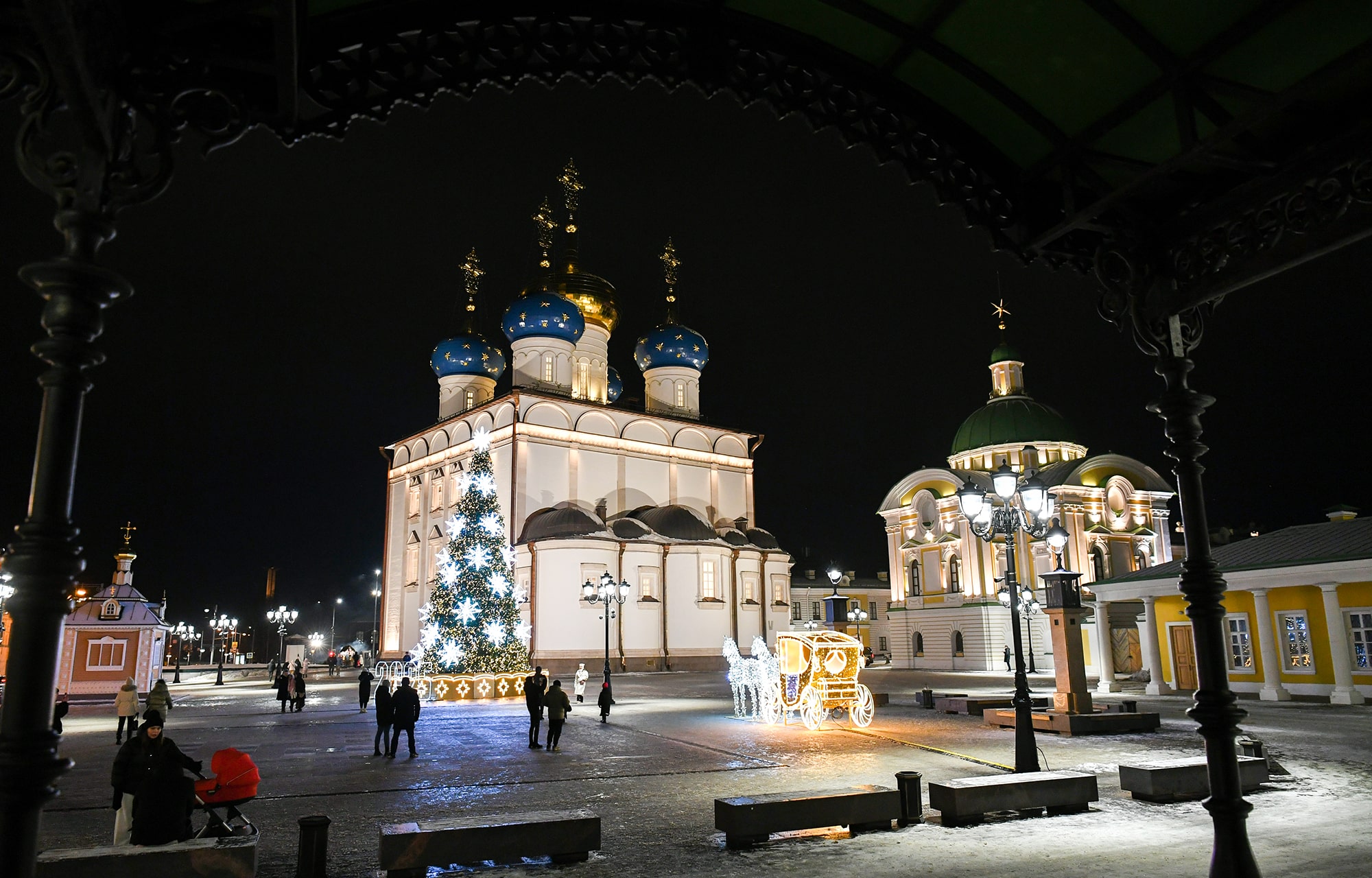 Игорь Руденя встретил Рождество Христово вместе с прихожанами Спасо-Преображенского кафедрального собора