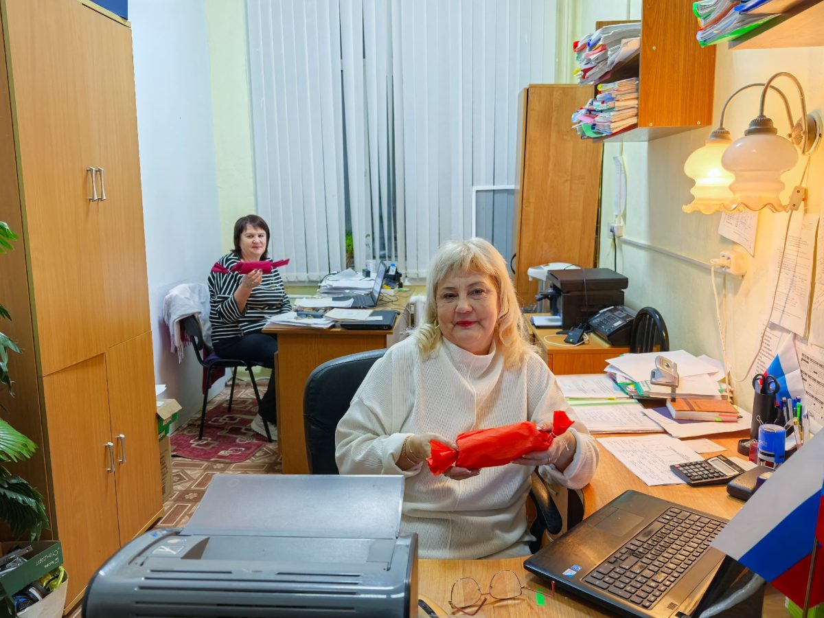 Лихославльские школьники поздравили своих учителей