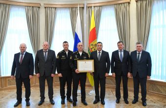 Губернатор Игорь Руденя провёл встречу с командованием атомного подводного крейсера К-456 «Тверь» Тихоокеанского флота