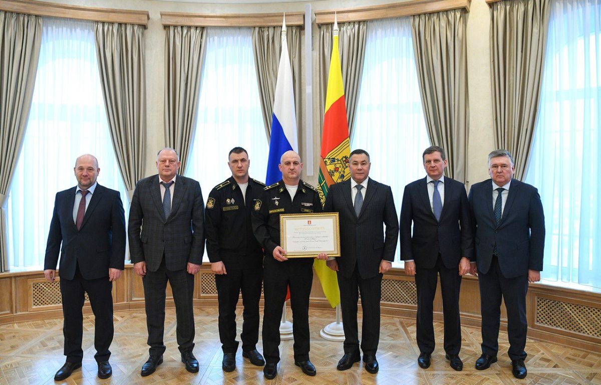 Губернатор Игорь Руденя провёл встречу с командованием атомного подводного крейсера К-456 «Тверь» Тихоокеанского флота