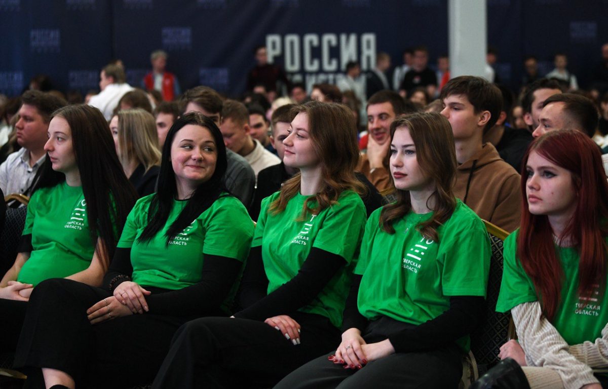 Губернатор Игорь Руденя обсудил с молодежью вопросы патриотического воспитания и сохранения исторической памяти