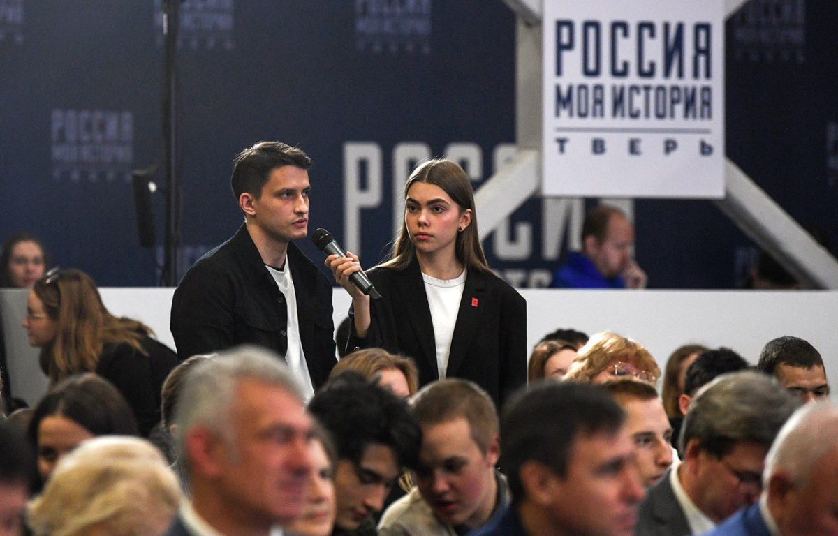 Губернатор Игорь Руденя обсудил с молодежью вопросы патриотического воспитания и сохранения исторической памяти