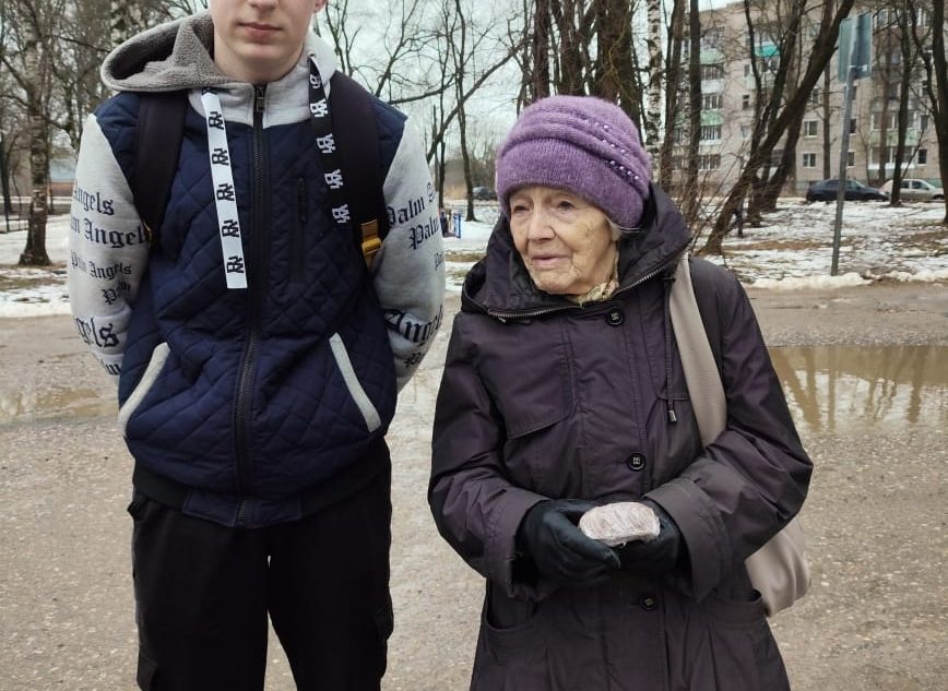 Жителям Осташкова раздали «блокадный хлеб»