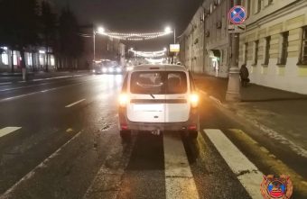 Водитель "Ларгуса" сбил 17-летнюю девушку на зебре в Твери Водитель "Ларгуса" сбил 17-летнюю девушку на зебре в Твери