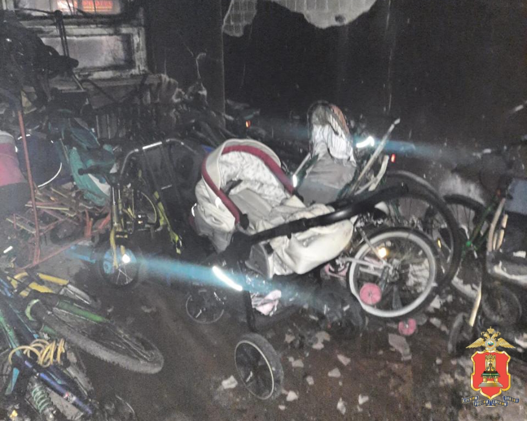 В Твери задержали подозреваемого в ночном поджоге детской коляски