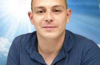 В Тверской области в последний путь проводят участника СВО Алексия Журавлева В Тверской области в последний путь проводят участника СВО Алексия Журавлева