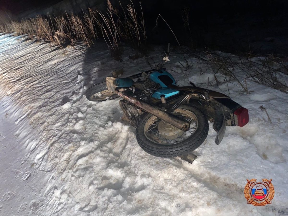 В Тверской инспекторы остановили двух несовершеннолетних подростков на мотоцикле