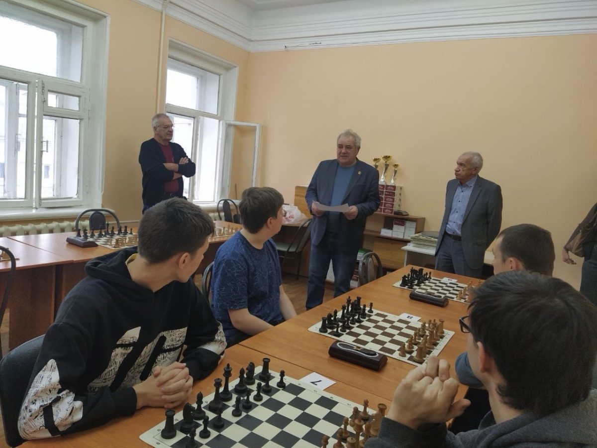 В Тверской области прошел турнир по шахматам между энергетиками и студентами