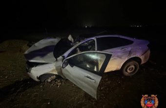 Мальчик и молодой человек пострадали в столкновении легковушки и большегруза в Тверской области Мальчик и молодой человек пострадали в столкновении легковушки и большегруза в Тверской области