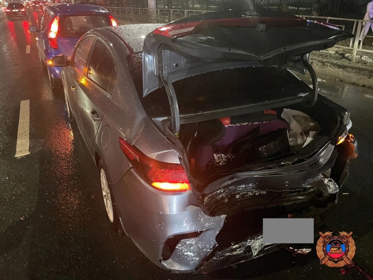В Твери женщина пострадала в тройном ДТП В Твери женщина пострадала в тройном ДТП