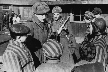 Ради жизни на земле: как советские войска освободили узников Освенцима Ради жизни на земле: как советские войска освободили узников Освенцима