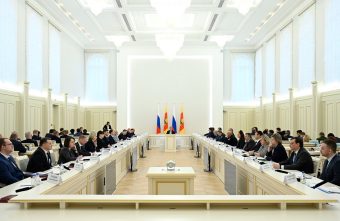 Игорь Руденя определил задачи в сфере государственных закупок товаров, работ и услуг в Тверской области на 2025 год Игорь Руденя определил задачи в сфере государственных закупок товаров, работ и услуг в Тверской области на 2025 год