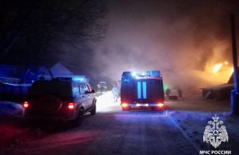 В Тверской области поздно вечером загорелся жилой дом В Тверской области поздно вечером загорелся жилой дом