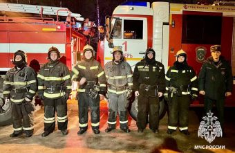 В Твери из горящей квартиры спасли мужчину В Твери из горящей квартиры спасли мужчину