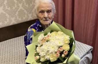 Игорь Руденя поздравил с днем рождения ветерана ВОВ Татьяну Михайловну Трофимову, которой исполнилось 102 года