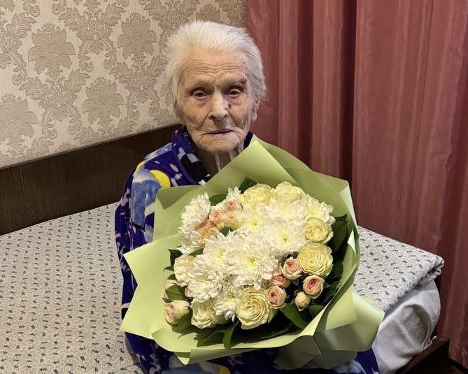 Игорь Руденя поздравил с днем рождения ветерана ВОВ Татьяну Михайловну Трофимову, которой исполнилось 102 года