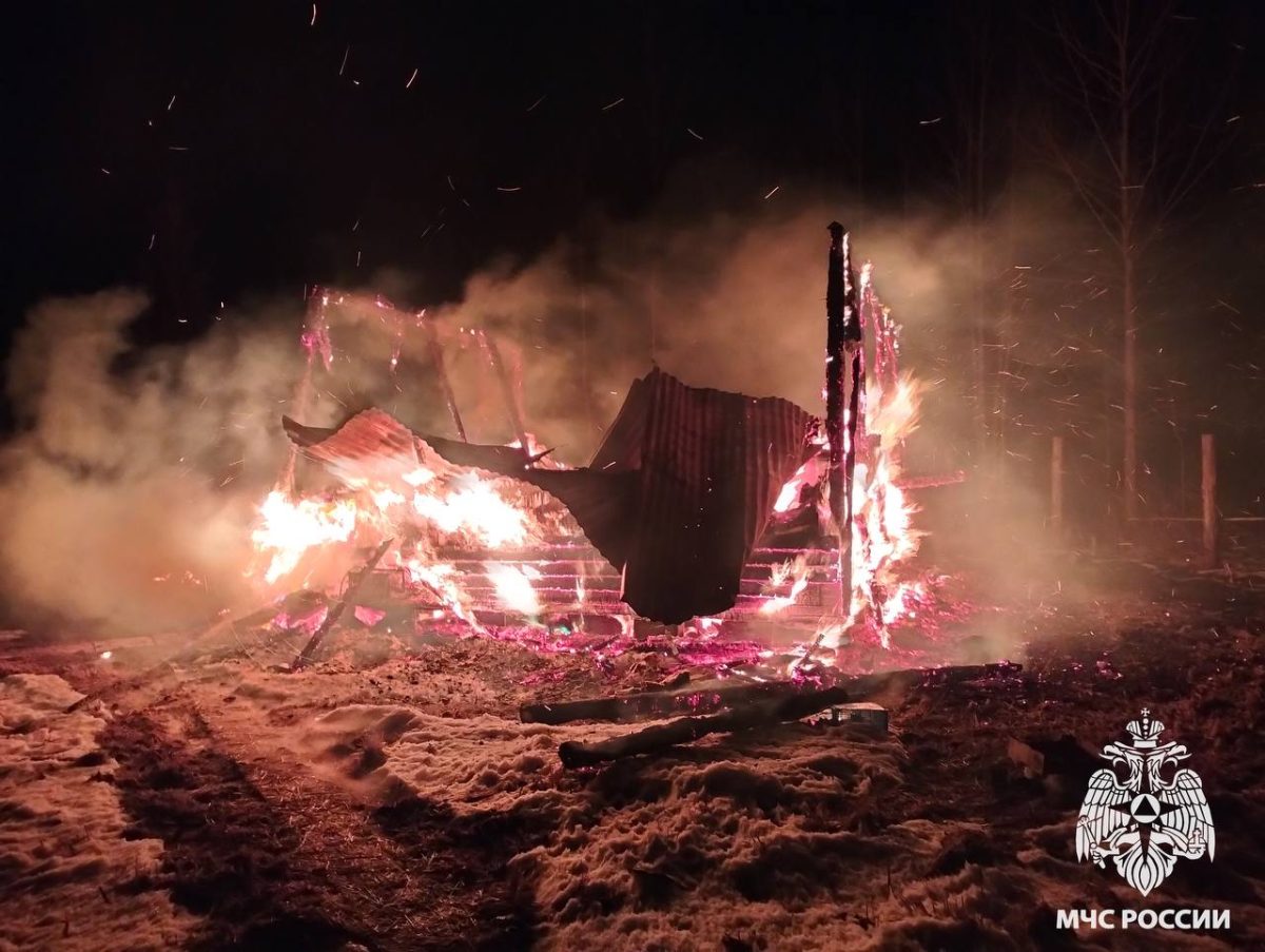 В Тверской области ночью сгорел гостевой дом В Тверской области ночью сгорел гостевой дом