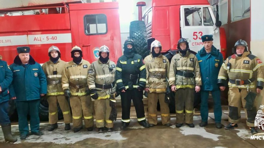 В Тверской области пожарные не дали сгореть двум людям