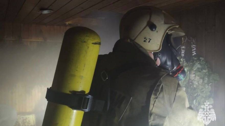 Вечером в Тверской области загорелась баня