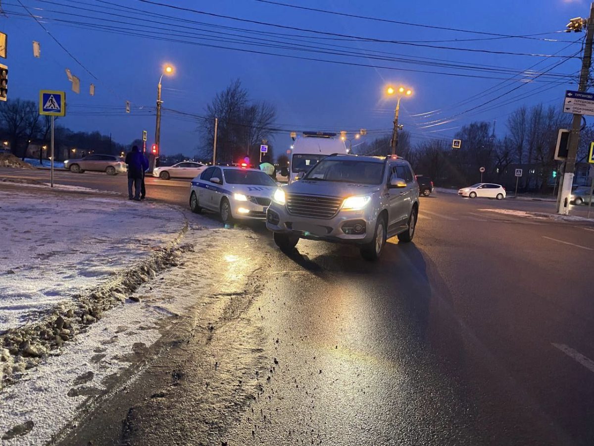 Водитель иномарки сбил мужчину на пешеходном переходе в Твери