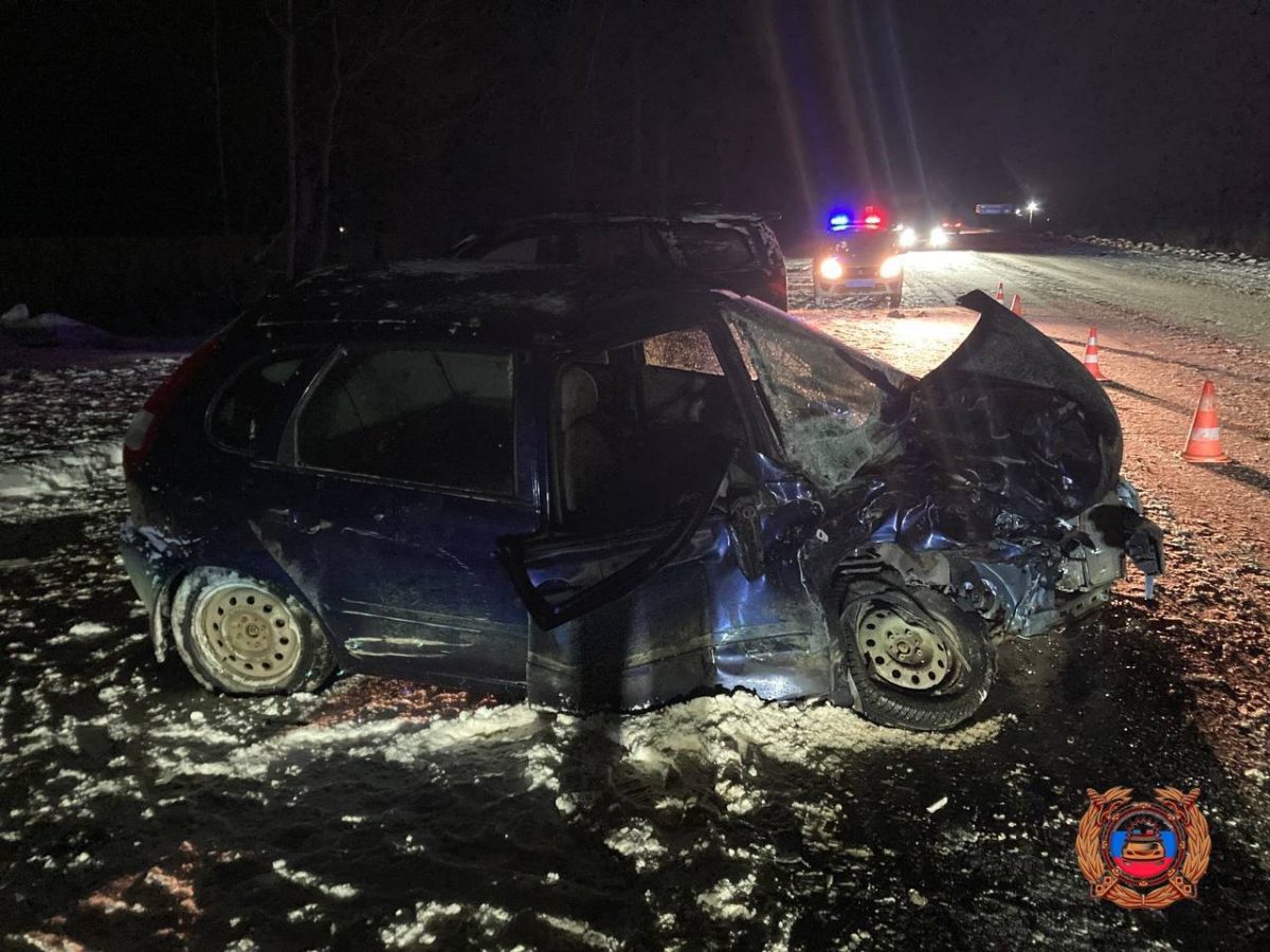 Три человека пострадали в ДТП с участием двух автомобилей в Тверской области