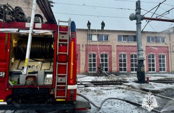 В Твери ликвидировали пожар в здании ремонтного депо В Твери ликвидировали пожар в здании ремонтного депо