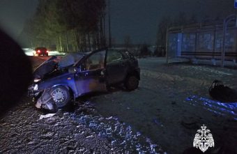 В Тверской области пожарные вызволили мужчину из искорёженного автомобиля В Тверской области пожарные вызволили мужчину из искорёженного автомобиля