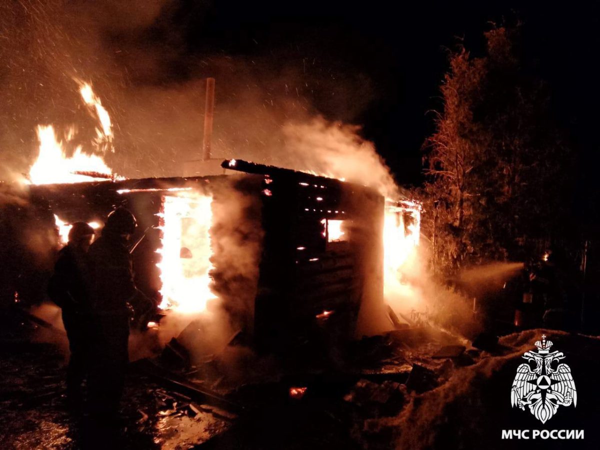 Рано утром в Тверской области огонь уничтожил баню Рано утром в Тверской области огонь уничтожил баню