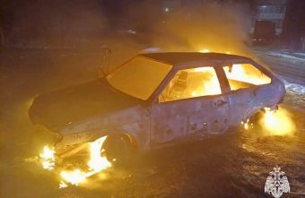 Рано утром в Тверской области сгорел автомобиль Рано утром в Тверской области сгорел автомобиль