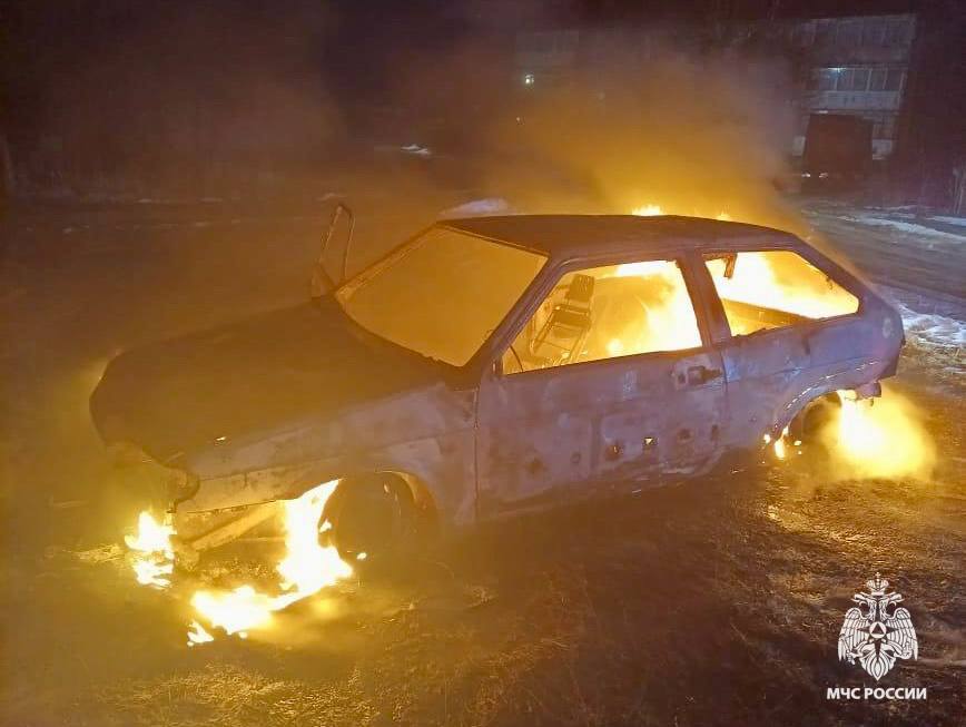 Рано утром в Тверской области сгорел автомобиль Рано утром в Тверской области сгорел автомобиль
