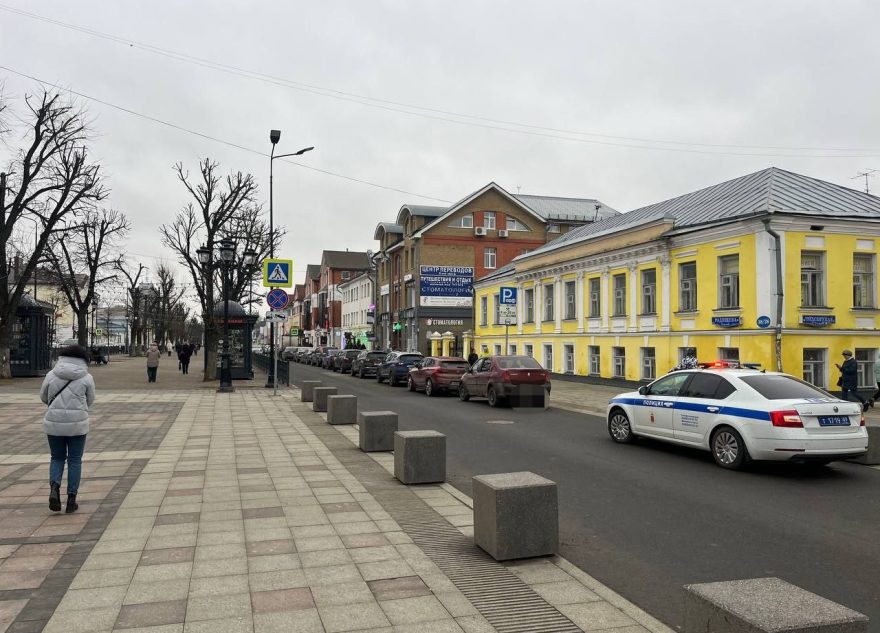 Водитель "Логана" сбил женщину на зебре в Твери