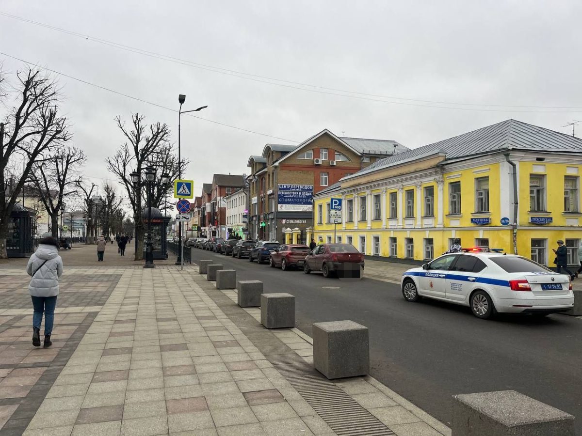 Водитель "Логана" сбил женщину на зебре в Твери Водитель "Логана" сбил женщину на зебре в Твери