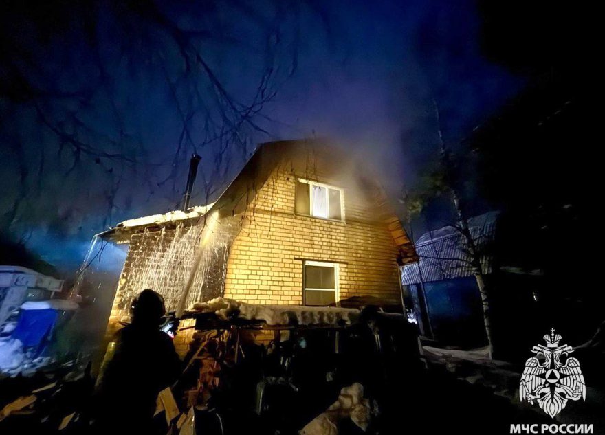 Под Тверью потушили пожар в жилом доме