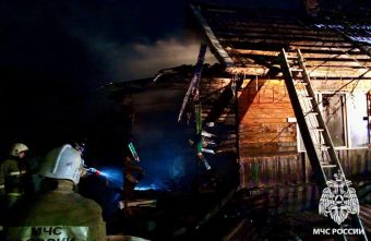 В Тверской области из-за поджога загорелся жилой дом В Тверской области из-за поджога загорелся жилой дом
