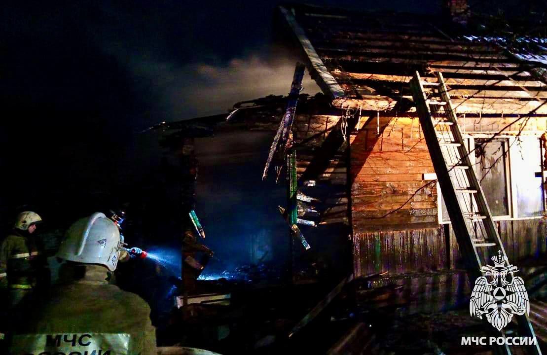 В Тверской области из-за поджога загорелся жилой дом