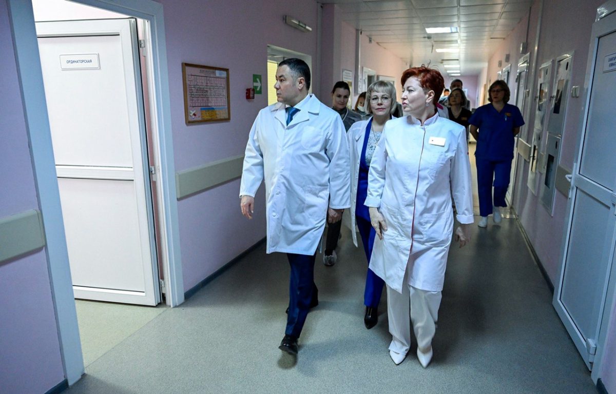 Губернатор Игорь Руденя провел инспекционную поездку по областным роддомам