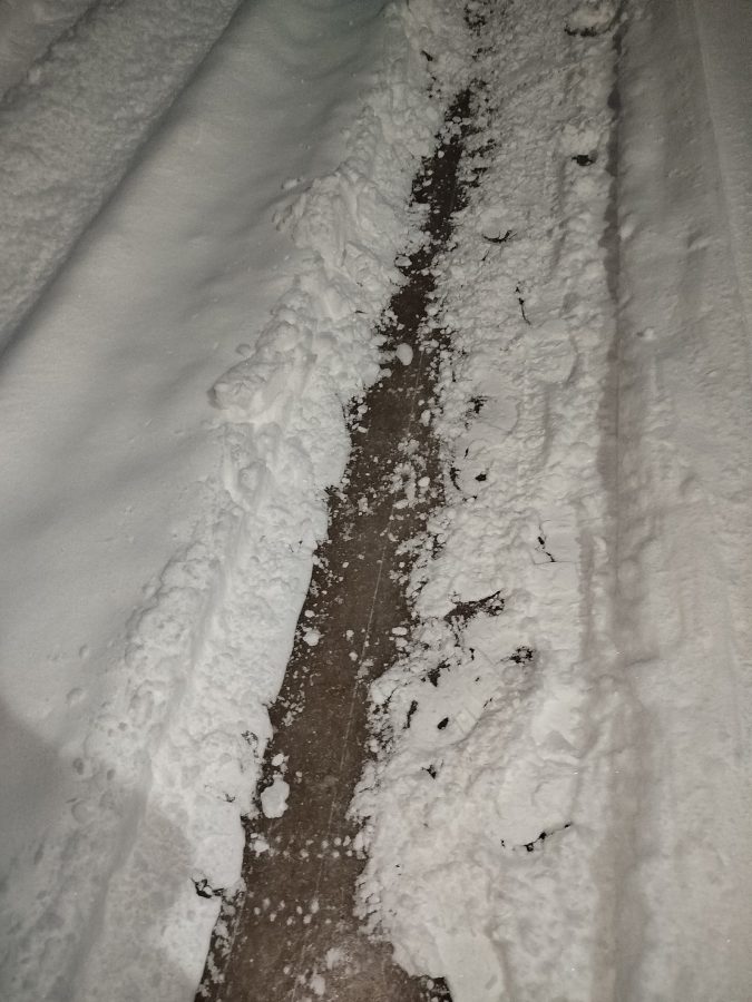 Жителей Тверской области спасает мужчина на синем тракторе