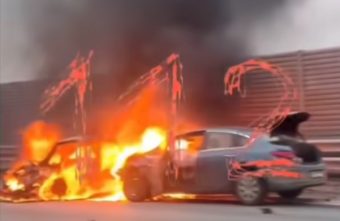 Подростки заживо сгорели в машине после аварии на трассе М-9 Подростки заживо сгорели в машине после аварии на трассе М-9