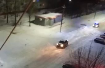 В Тверской области водитель устроил ночные гонки с полицейскими В Тверской области водитель устроил ночные гонки с полицейскими