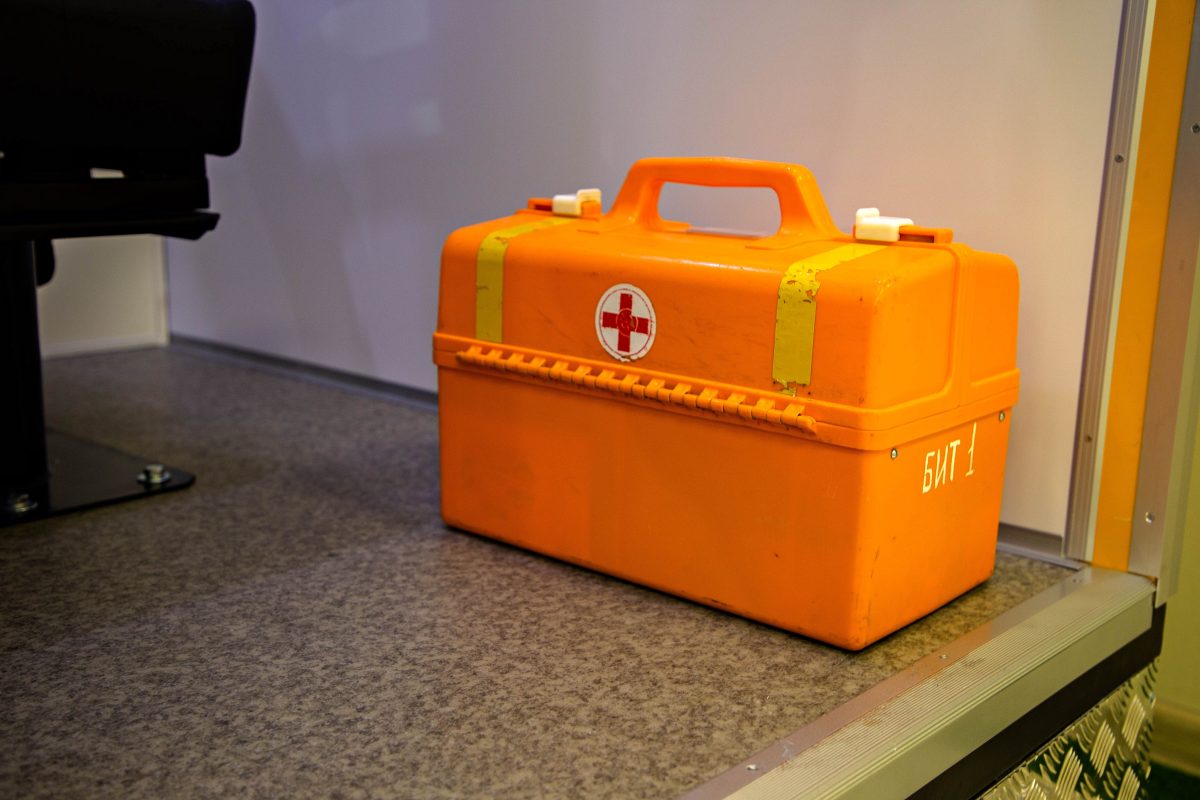 Врач рассказала, можно ли детям купаться в Крещение