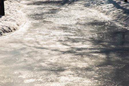 МЧС предупреждает: в Тверской области ожидается сильная гололедица