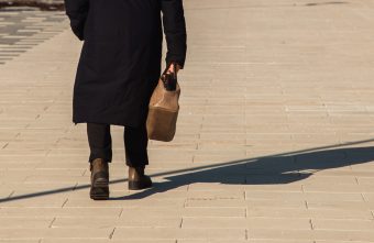 За один день пенсионерка из Твери четыре раза отдала деньги мошенникам-курьерам За один день пенсионерка из Твери четыре раза отдала деньги мошенникам-курьерам