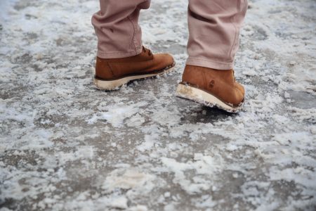 Жителей Тверской области предупредили о сильной гололедице Жителей Тверской области предупредили о сильной гололедице