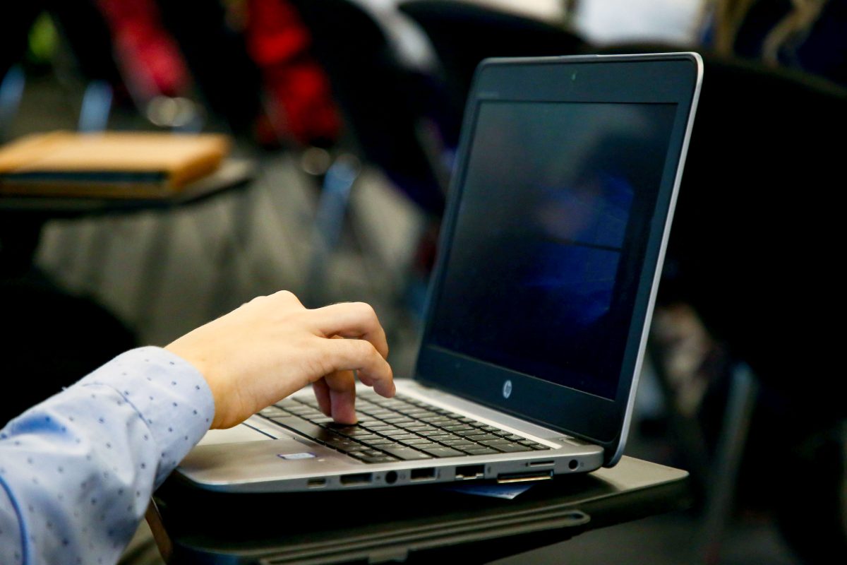 Как мошенники обманывают детей: топ-3 схемы