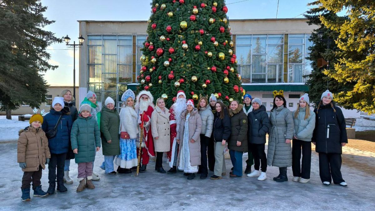 Юные жители Тверской области поздравили представителей социально значимых профессий