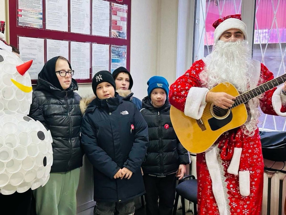 Юные жители Тверской области поздравили представителей социально значимых профессий