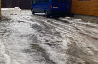 Жители Калининского района оказались при дворе Снежной королевы