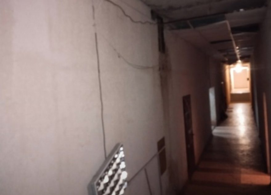 В Тверской области жители дома боятся зайти в подъезд