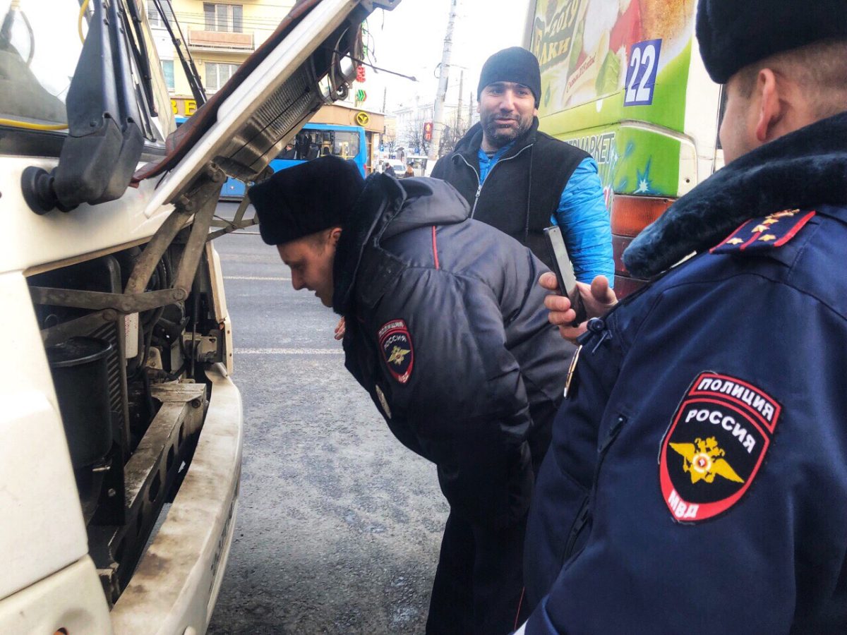«Заднюю откройте»: вспоминаем мемы про тверские маршрутки