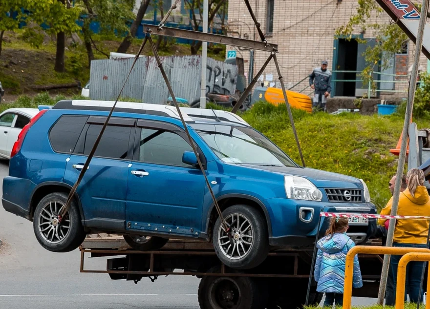 Сотрудников полиции могут обязать сообщать водителю об эвакуации автомобиля
